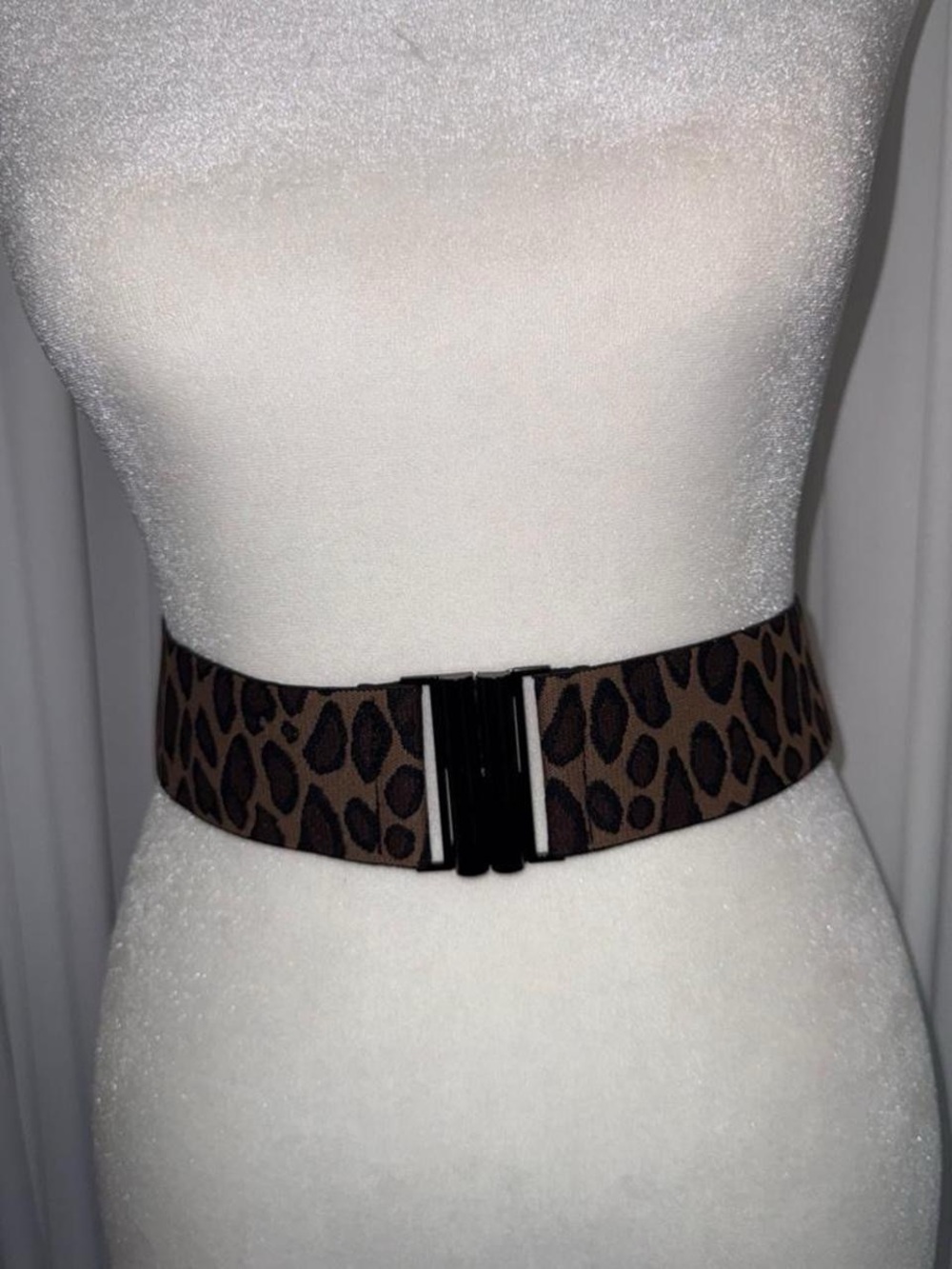 Brand new Brown leopard print elasticated belt.